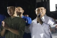 Ketua Umum Partai Gerindra Prabowo Subianto bersama Walikota Solo Gibran Rakabuming Raka. (Facbook.com/@Prabowo Subianto )
