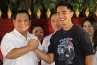 Ketua Umum Partai Gerindra Prabowo Subianto bertemu dengan Ketua Umum Partai Solidaritas Indonesia (PSI) Kaesang Pangarep. (Facbook.com/@Prabowo Subianto )
