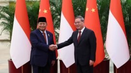 Menteri Pertahanan Prabowo Subianto bertemu dengan Perdana Menteri (PM) Tiongkok, Li Qiang di Beijing. (Dok. Tim Media Prabowo)