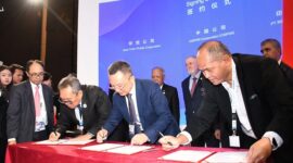 Penandatanganan Memorandum of Understanding (MoU) antara Perum Jasa Tirta (PJT) I, Changjiang Institute of Survey, Planning, Design and Research (CISPDR) China serta PT Indra Karya (Persero). (Dok. PJT I)