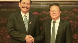 Menko Luhut Pandjaitan bertemu dengan Chairman of National Development and Reform Comission (NDRC), Zheng Shanjie, Membahas Sejumlah Kerja Sama Investasi. (Dok. Humas Kemenko Marves RI).