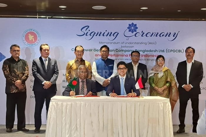 Pertamina New & Renewable Energy (Pertamina NRE) secara resmi menandatangani Nota Kesepahaman (MoU) bersama Coal Power Generation Company Bangladesh Limited (CPGCBL) untuk proyek pembangkit Listrik tenaga surya (PLTS). (Dok. Pertamina.com)