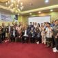 Foto : Peserta Pelatihan Asesor Kompetensi LSP Pasar Modal Foto bersama dengan Pemateri di Cosmos Amarosa Hotel, Antasari, Jakarta (12/8/12). (Doc.Ist)