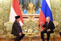 Menteri Pertahanan RI sekaligus presiden RI terpilih, Prabowo Subianto saat bertemu Presiden Rusia Vladimir Putin di Moskow. (Dok. Tim Media Prabowo)

