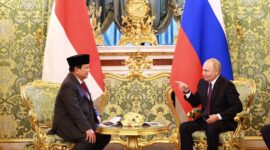 Menteri Pertahanan RI sekaligus presiden RI terpilih, Prabowo Subianto saat bertemu Presiden Rusia Vladimir Putin di Moskow. (Dok. Tim Media Prabowo)

