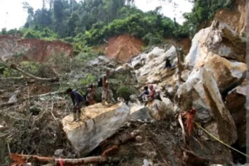 Insiden tambang ilegal longsor terjadi di Nagari Sungai Abu, Kecamatan Hiliran Gumanti, Kabupaten Solok (Dok. BNPB)