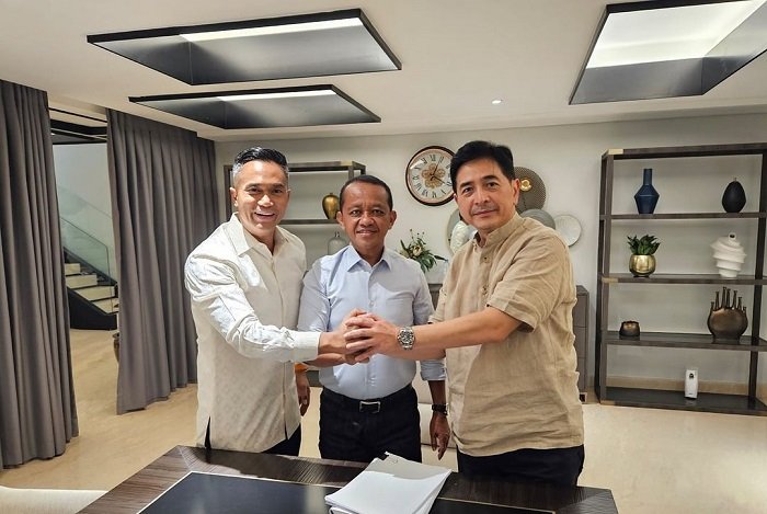 Menteri ESDM Bahlil Lahadalia mempertemukan Ketua Umum Kadin Indonesia 2021-2026 Arsjad Rasjid, dan Ketua Umum Kadin hasil Munaslub 2024 Anindya Bakrie. (Instagram.com @bahlillahadalia)
