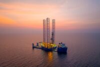 Rig Emerald Driller saat beroperasi di Laut Jawa dalam proyek pengeboran migas. (Dok. PT PERTAMINA Drilling Services Indonesia)