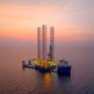Rig Emerald Driller saat beroperasi di Laut Jawa dalam proyek pengeboran migas. (Dok. PT PERTAMINA Drilling Services Indonesia)