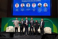 Direktur Manajemen Risiko PHE, Whisnu Bahriansyah, memaparkan strategi CCS/CCUS di Asia Pacific CCUS Conference 2025, Kuala Lumpur. (Dok. PT Pertamina Hulu Energi)