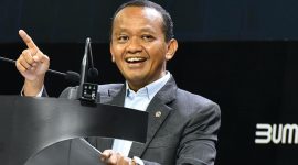 Menteri ESDM Bahlil Lahadalia resmi melantik Laode Sulaeman sebagai Dirjen Migas di Jakarta. (Facebook.com @Bahlil Lahadalia)

